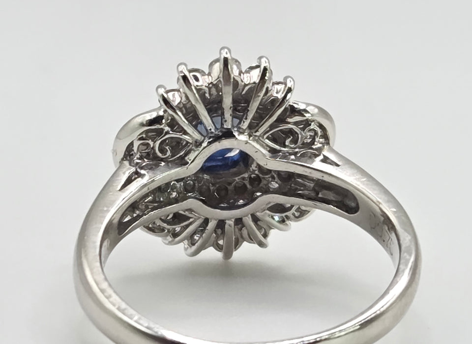 2733: Vintage Platinum Cornflower Blue Sapphire Diamonds Cocktail Cluster Ring