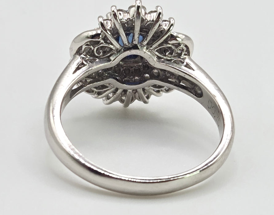 2733: Vintage Platinum Cornflower Blue Sapphire Diamonds Cocktail Cluster Ring