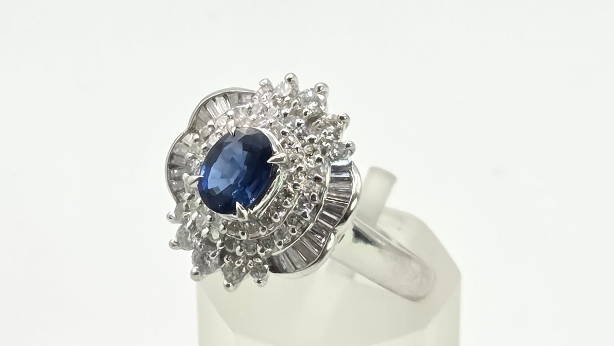 2733: Vintage Platinum Cornflower Blue Sapphire Diamonds Cocktail Cluster Ring