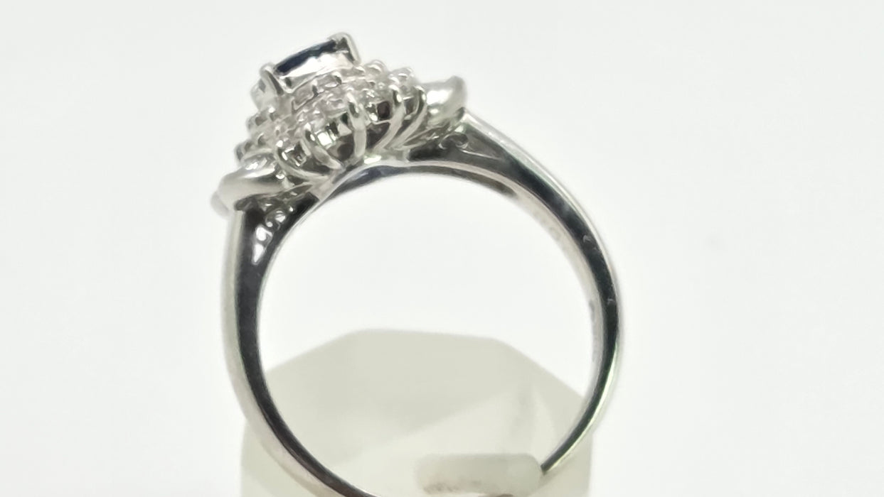 2733: Vintage Platinum Cornflower Blue Sapphire Diamonds Cocktail Cluster Ring