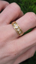 Cargar imagen en el visor de la galería, 2630: Clogau Vintage 18ct Gold 5 Natural Diamond Ring - Welsh Gold Hallmark
