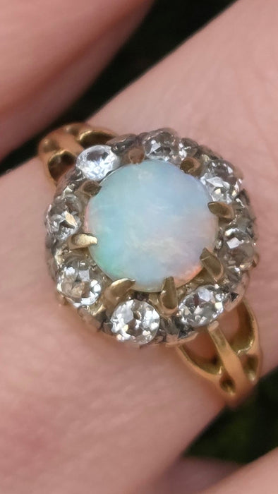 2777: 18ct Gold White Opal Diamonds Flower Head Ring