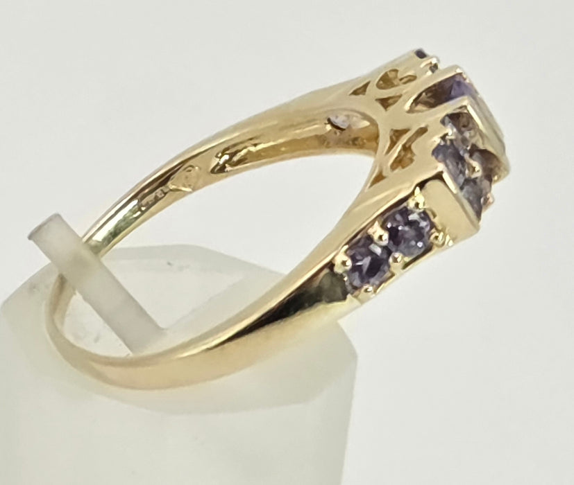 2766: Vintage 9ct Gold Violet Blue Tanzanites Stacker/Half Eternity Ring