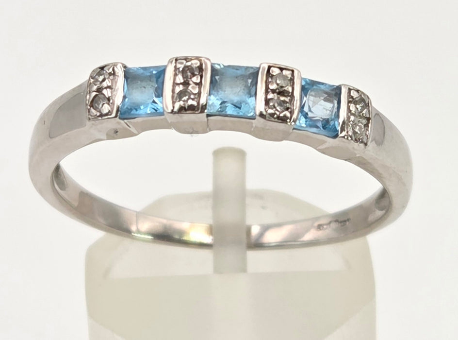 2768: Vintage 9ct White Gold Swiss Blue Topaz 8 Natural Diamonds Half-Eternity/Stacker Ring