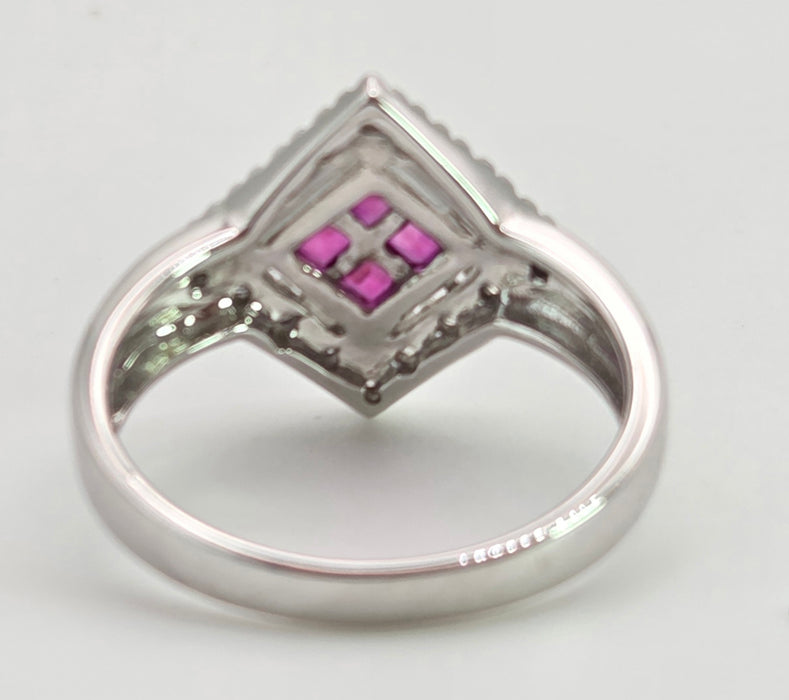 2947: Vintage 18ct White Gold Art Deco Style Rubies & Diamonds Ring
