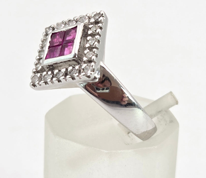 2947: Vintage 18ct White Gold Art Deco Style Rubies & Diamonds Ring