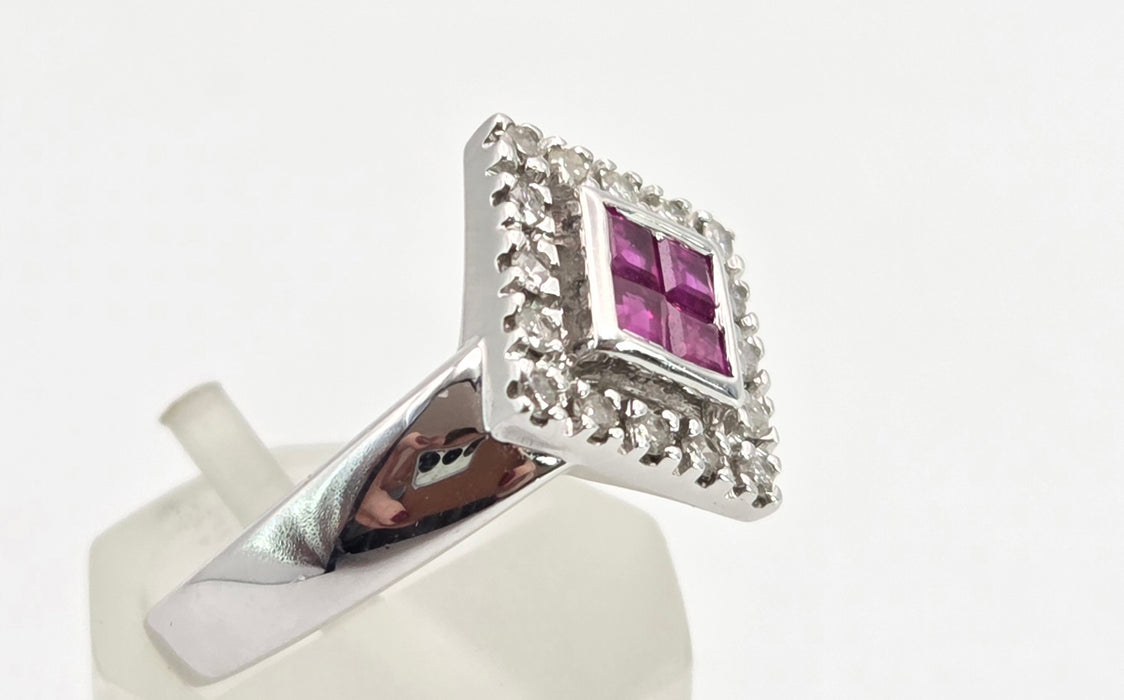 2947: Vintage 18ct White Gold Art Deco Style Rubies & Diamonds Ring