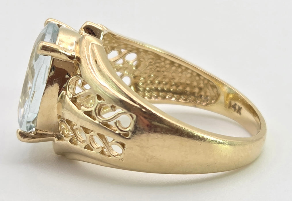 2948: Vintage 14ct Gold Large Pale Blue Aquamarine (3.67ct) Openwork Cocktail Ring