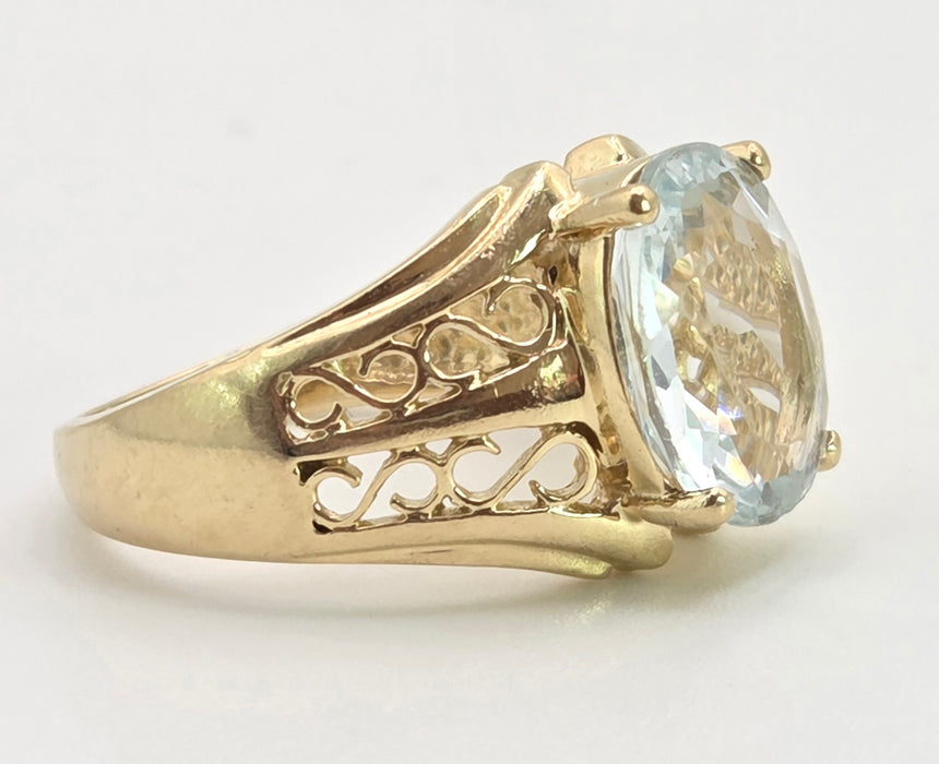 2948: Vintage 14ct Gold Large Pale Blue Aquamarine (3.67ct) Openwork Cocktail Ring