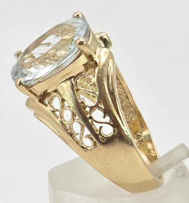 2948: Vintage 14ct Gold Large Pale Blue Aquamarine (3.67ct) Openwork Cocktail Ring