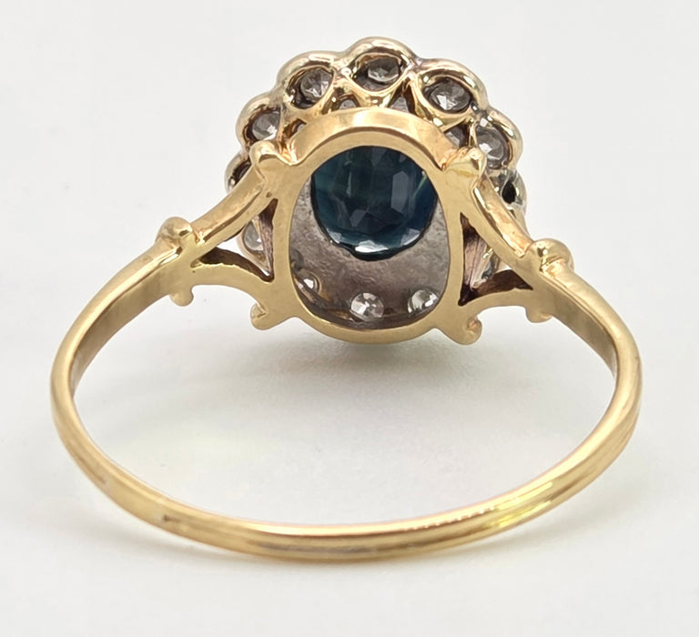 2949: Vintage 18ct Gold Australian Blue Sapphire Diamonds Diana  Ring - From 1983