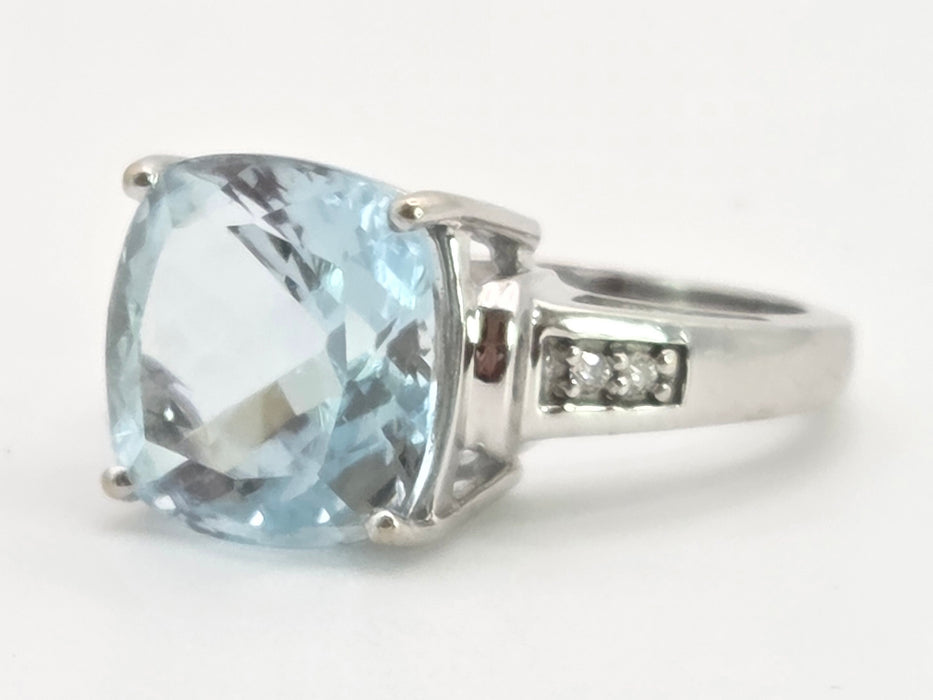 2951: Vintage 14ct White Gold Blue Aquamarine (6.57ct) Diamonds Cocktail Ring