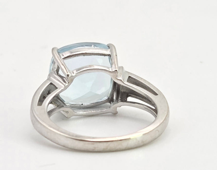 2951: Vintage 14ct White Gold Blue Aquamarine (6.57ct) Diamonds Cocktail Ring