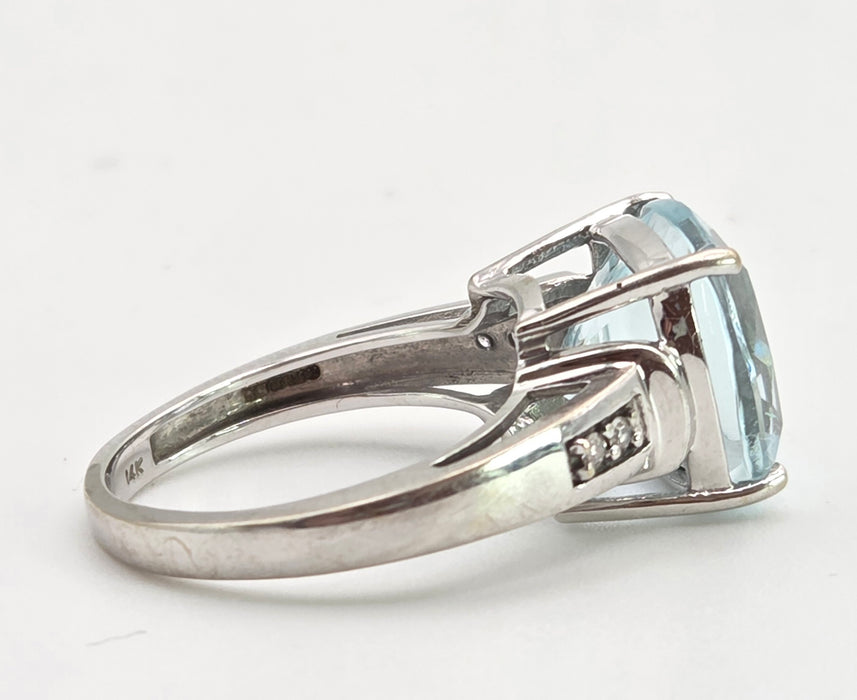 2951: Vintage 14ct White Gold Blue Aquamarine (6.57ct) Diamonds Cocktail Ring