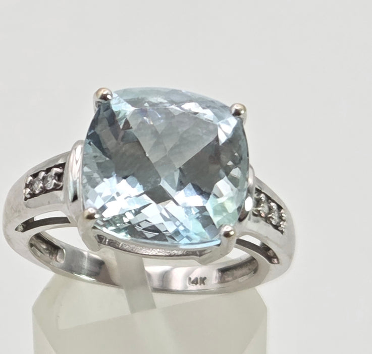 2951: Vintage 14ct White Gold Blue Aquamarine (6.57ct) Diamonds Cocktail Ring