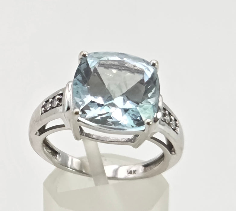 2951: Vintage 14ct White Gold Blue Aquamarine (6.57ct) Diamonds Cocktail Ring