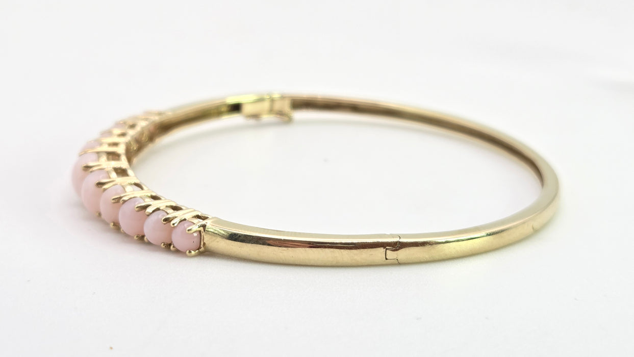 2958: Vintage: 9ct Gold Eleven Pink Opals Bangle