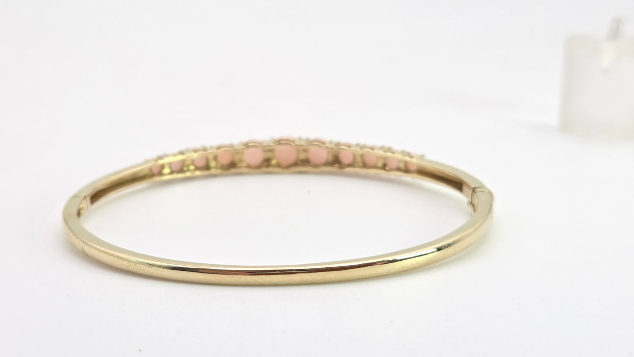 2958: Vintage: 9ct Gold Eleven Pink Opals Bangle