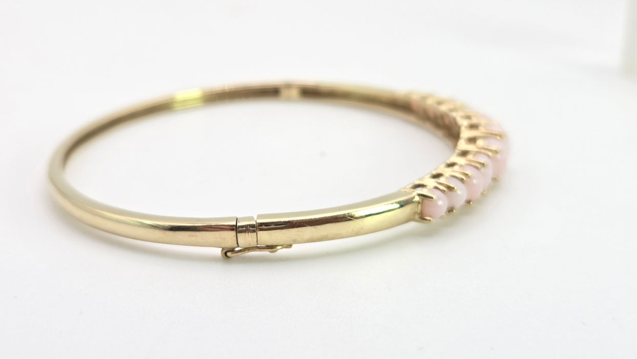 2958: Vintage: 9ct Gold Eleven Pink Opals Bangle