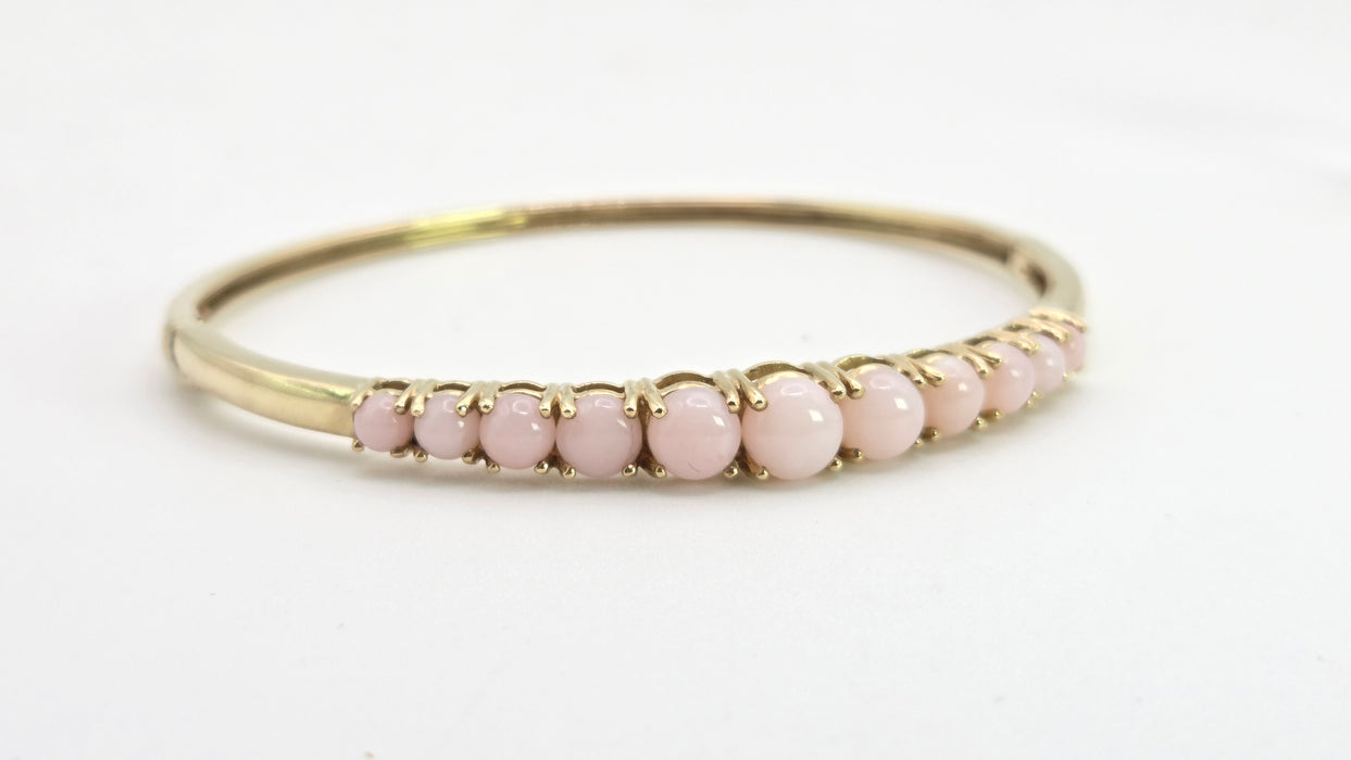 2958: Vintage: 9ct Gold Eleven Pink Opals Bangle
