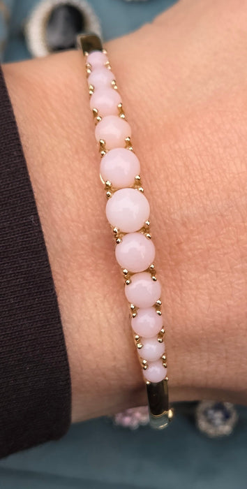 2958: Vintage: 9ct Gold Eleven Pink Opals Bangle