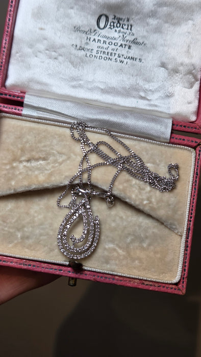 2650: Vintage 9ct White Gold Necklace (44cm) Multi-Diamonds Pendant