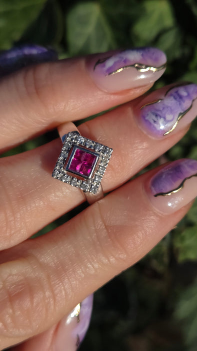 2947: Vintage 18ct White Gold Art Deco Style Rubies & Diamonds Ring