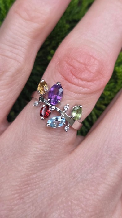 2655: Vintage 9ct white Gold Abstract Multi-Gem Dress Ring