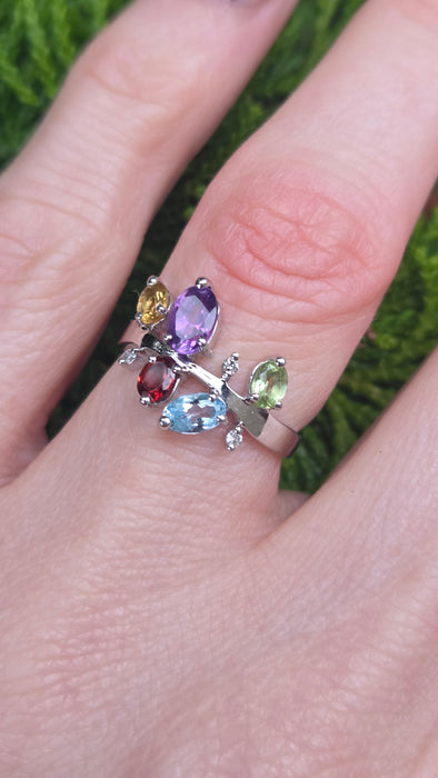 2655: Vintage 9ct white Gold Abstract Multi-Gem Dress Ring