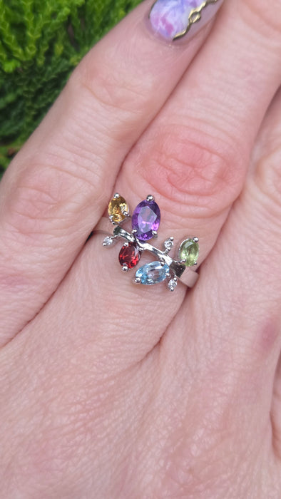 2655: Vintage 9ct white Gold Abstract Multi-Gem Dress Ring