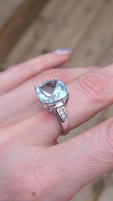 2951: Vintage 14ct White Gold Blue Aquamarine (6.57ct) Diamonds Cocktail Ring