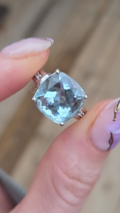 2951: Vintage 14ct White Gold Blue Aquamarine (6.57ct) Diamonds Cocktail Ring