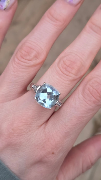 2951: Vintage 14ct White Gold Blue Aquamarine (6.57ct) Diamonds Cocktail Ring