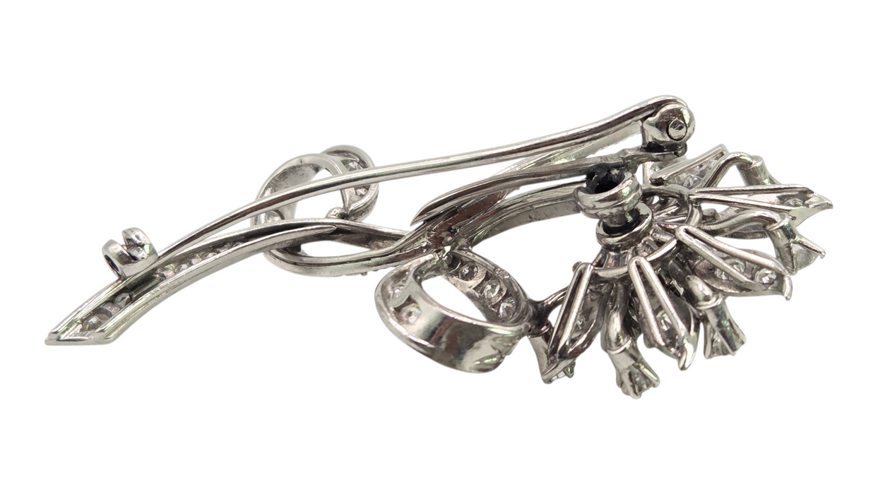 2658: Antique Art Deco Floral Diamonds (2.7ct) Spray Brooch - Truly exceptional