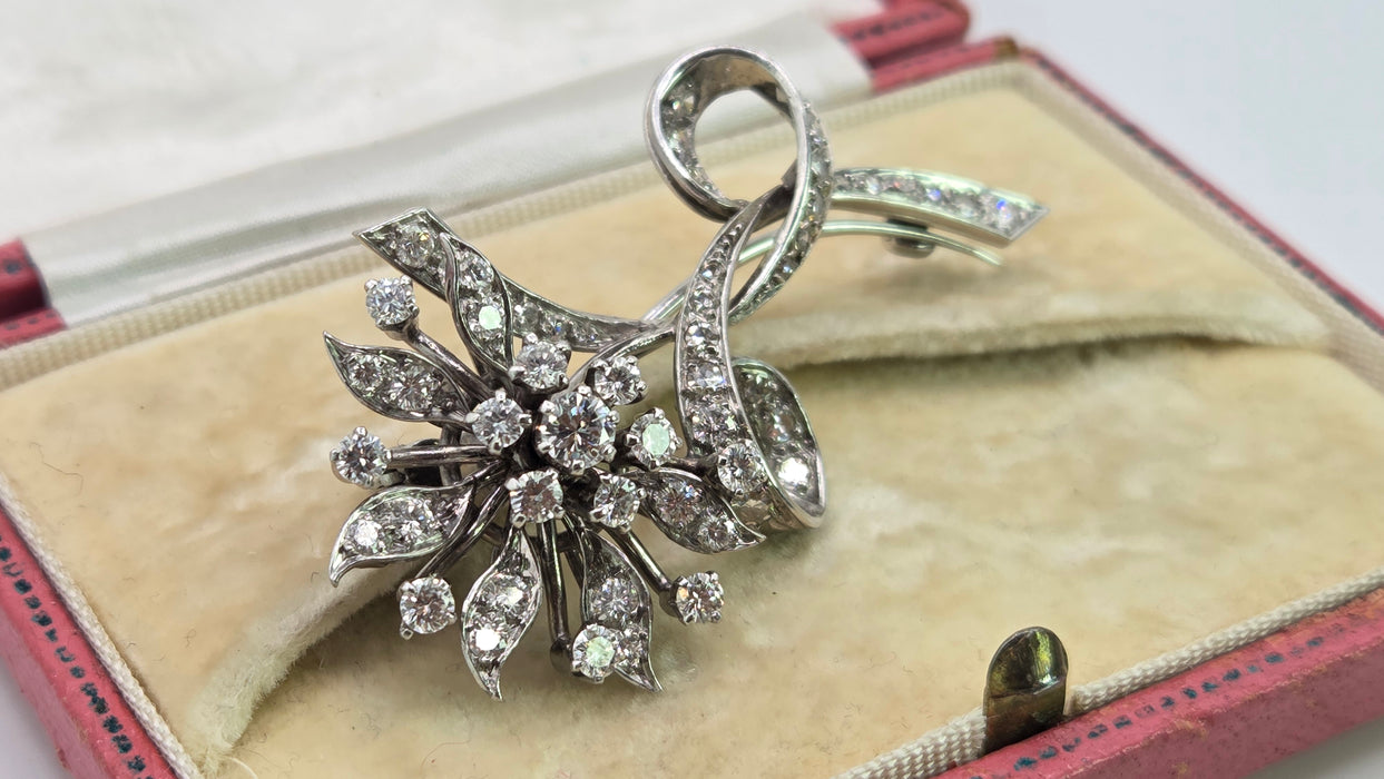 2658: Antique Art Deco Floral Diamonds (2.7ct) Spray Brooch - Truly exceptional