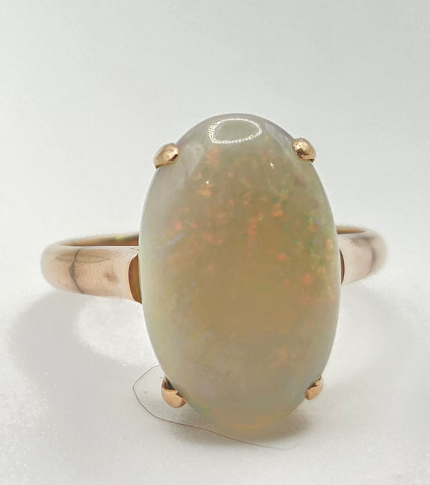 2928 Vintage: 14ct Yellow Gold Opal Solitaire Ring