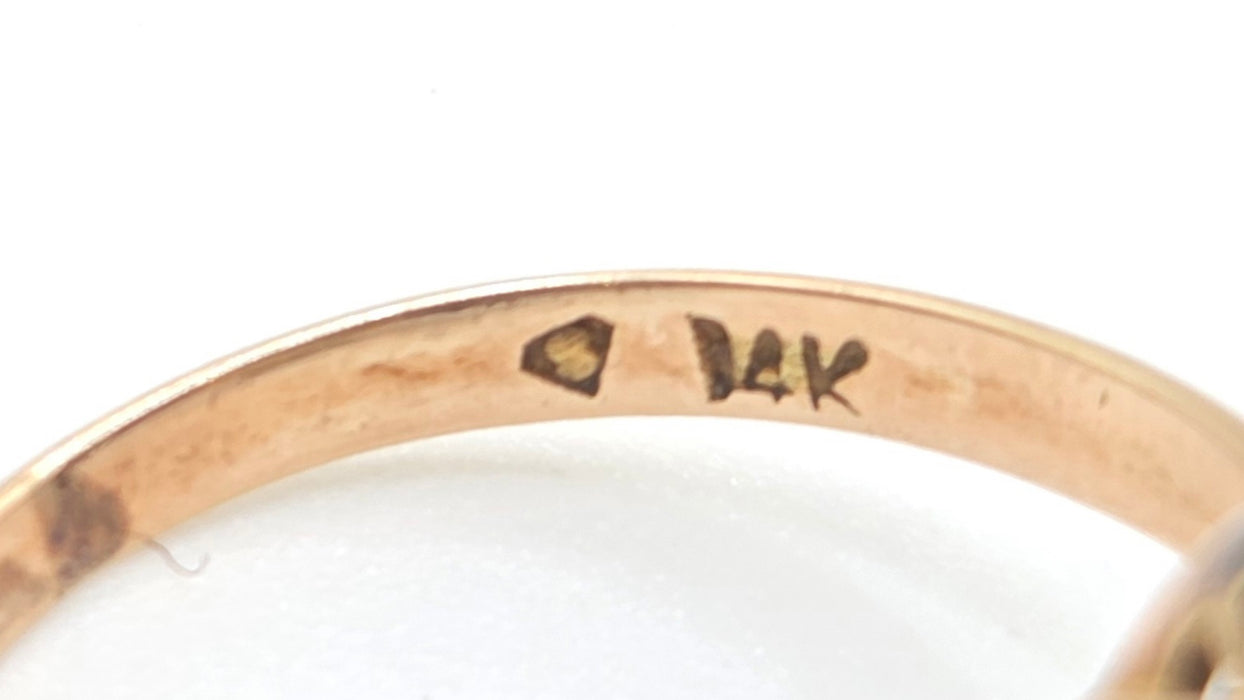2928 Vintage: 14ct Yellow Gold Opal Solitaire Ring