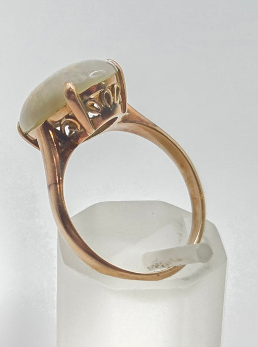 2928 Vintage: 14ct Yellow Gold Opal Solitaire Ring