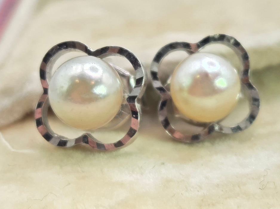 Vintage: 14ct White Gold Cultured Pearl Stud Earrings