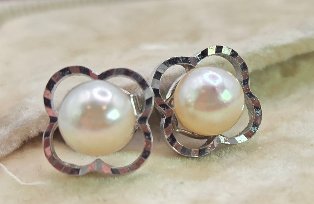 Vintage: 14ct White Gold Cultured Pearl Stud Earrings