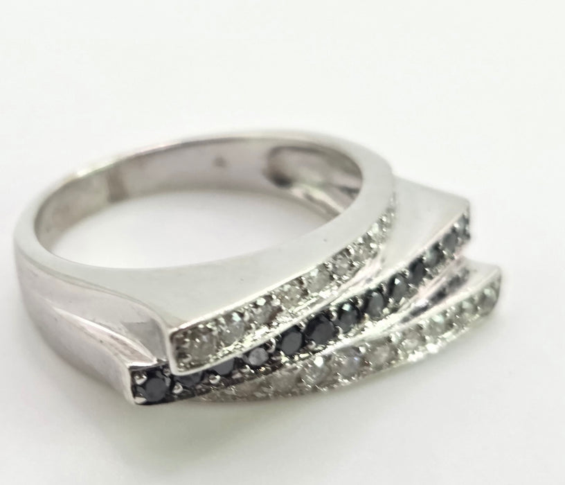2657:  Vintage 14ct White Gold Natural Black  White Diamonds Layered Ring