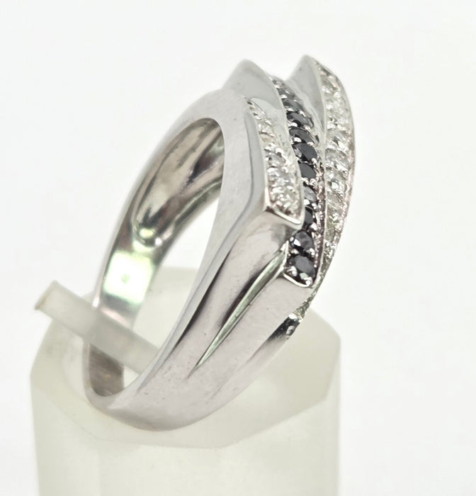 2657:  Vintage 14ct White Gold Natural Black  White Diamonds Layered Ring