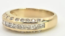 Load image into Gallery viewer, 2780: Vintage 18ct Gold 35 Natural Sparkling Diamonds (0.87ct) Ring
