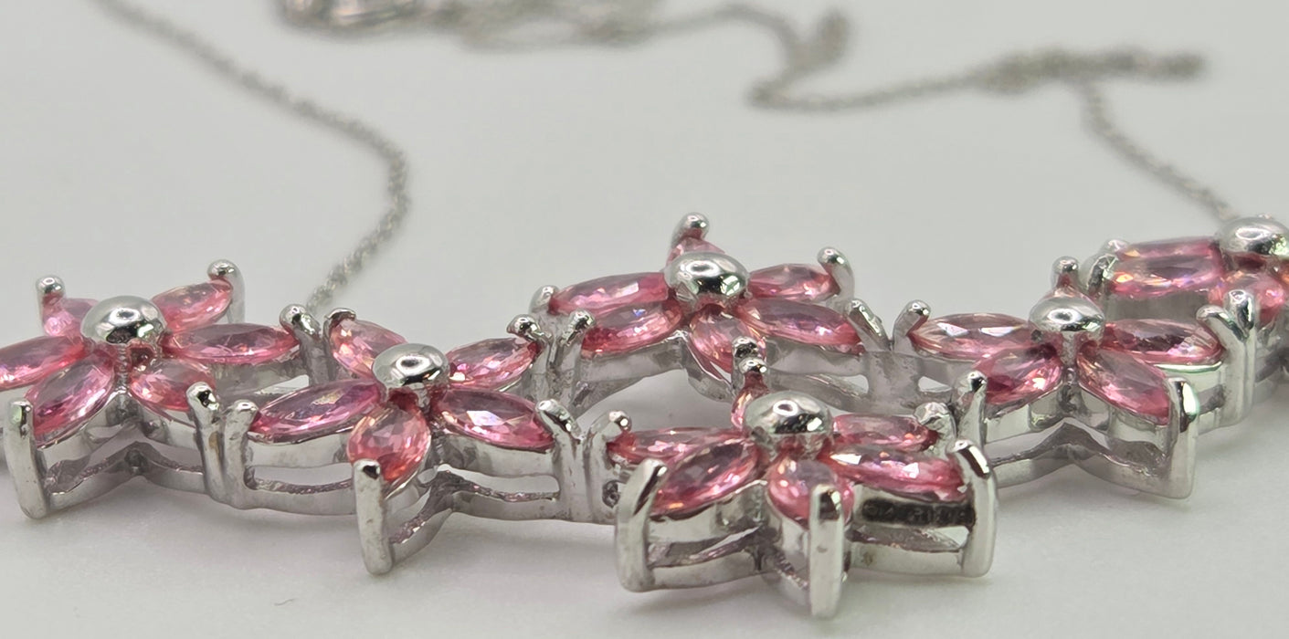 2835 Vintage 18ct White Gold Padparadscha Sapphire Floral Necklace