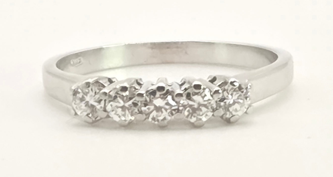 2950- Vintage 14ct White Gold Natural Sparkling Diamonds 5-Stone Ring (0.5ct)