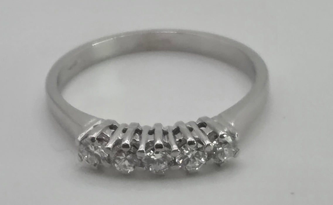 2950- Vintage 14ct White Gold Natural Sparkling Diamonds 5-Stone Ring (0.5ct)