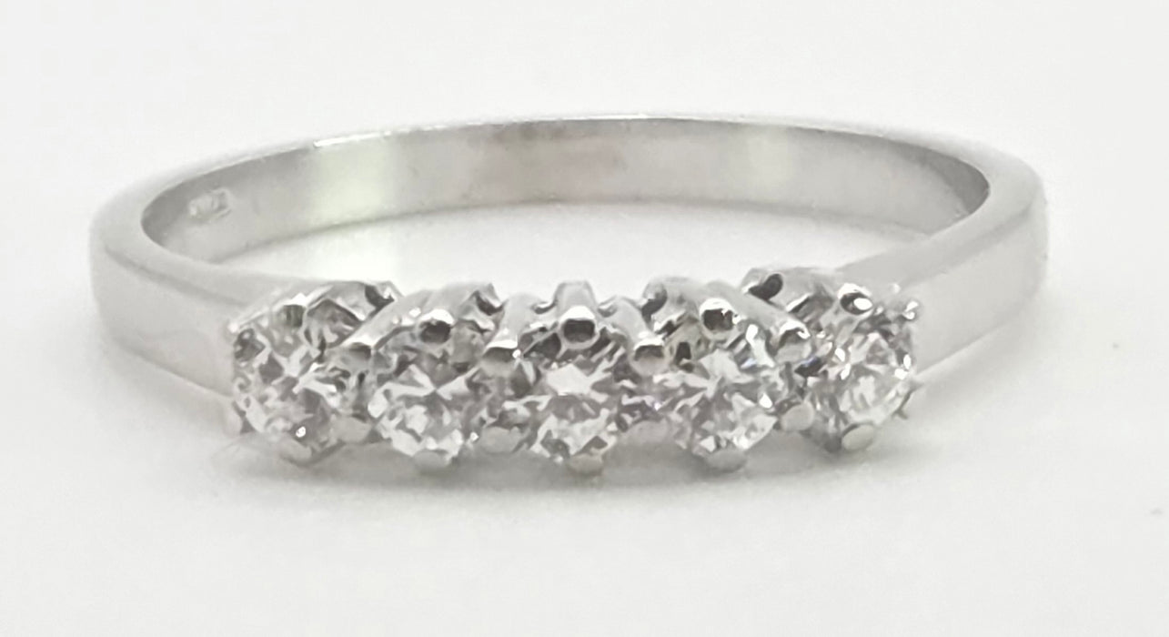 2950- Vintage 14ct White Gold Natural Sparkling Diamonds 5-Stone Ring (0.5ct)