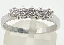 Load image into Gallery viewer, 2950- Vintage 14ct White Gold Natural Sparkling Diamonds 5-Stone Ring (0.5ct)

