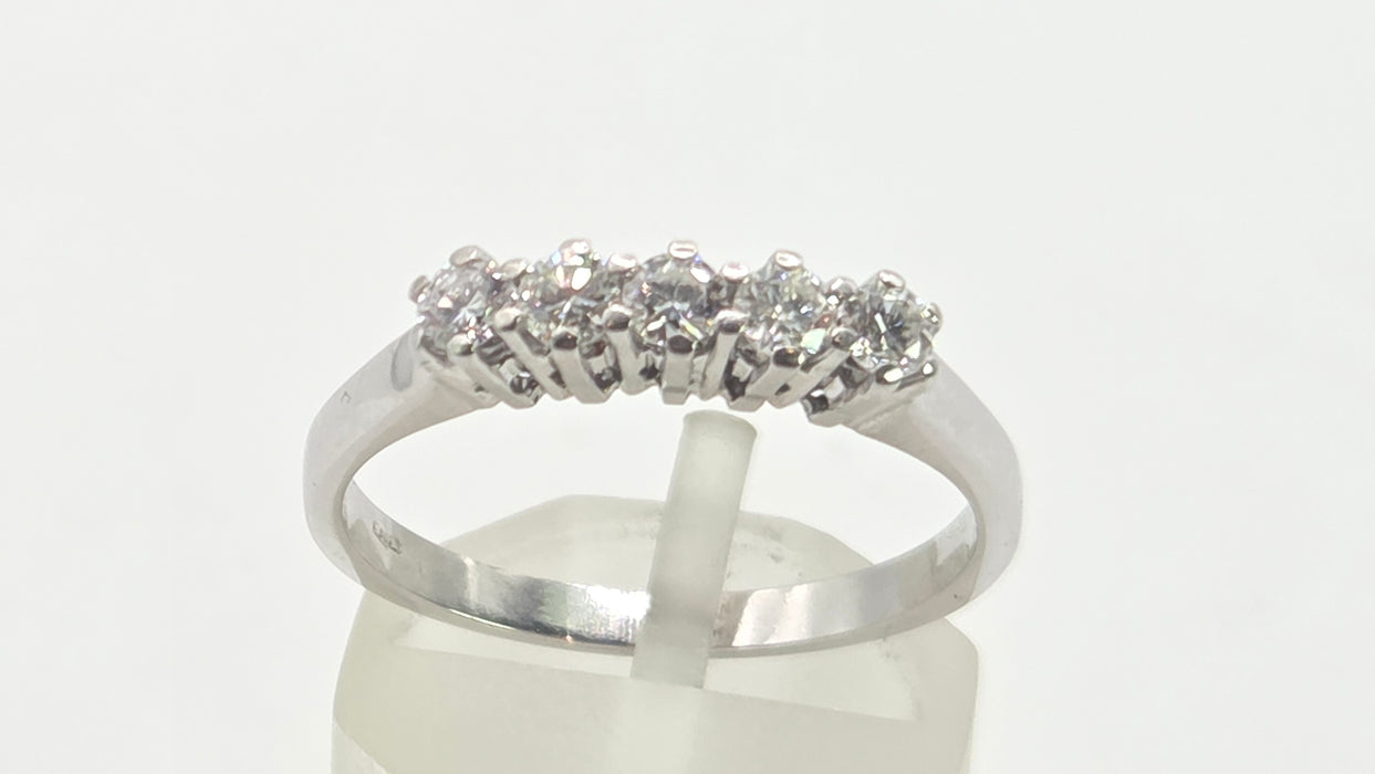 2950- Vintage 14ct White Gold Natural Sparkling Diamonds 5-Stone Ring (0.5ct)