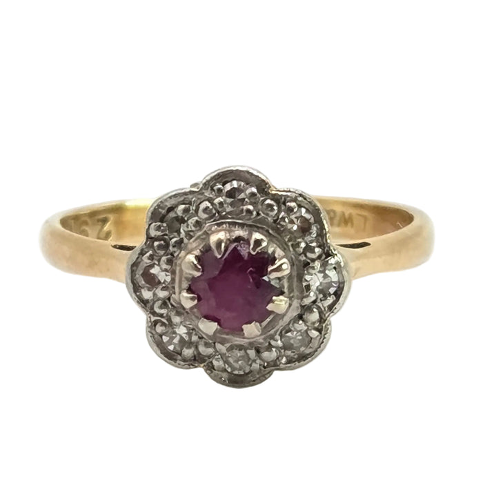 2978: Vintage 18ct Gold Ruby & Diamonds Daisy Flower Head Ring